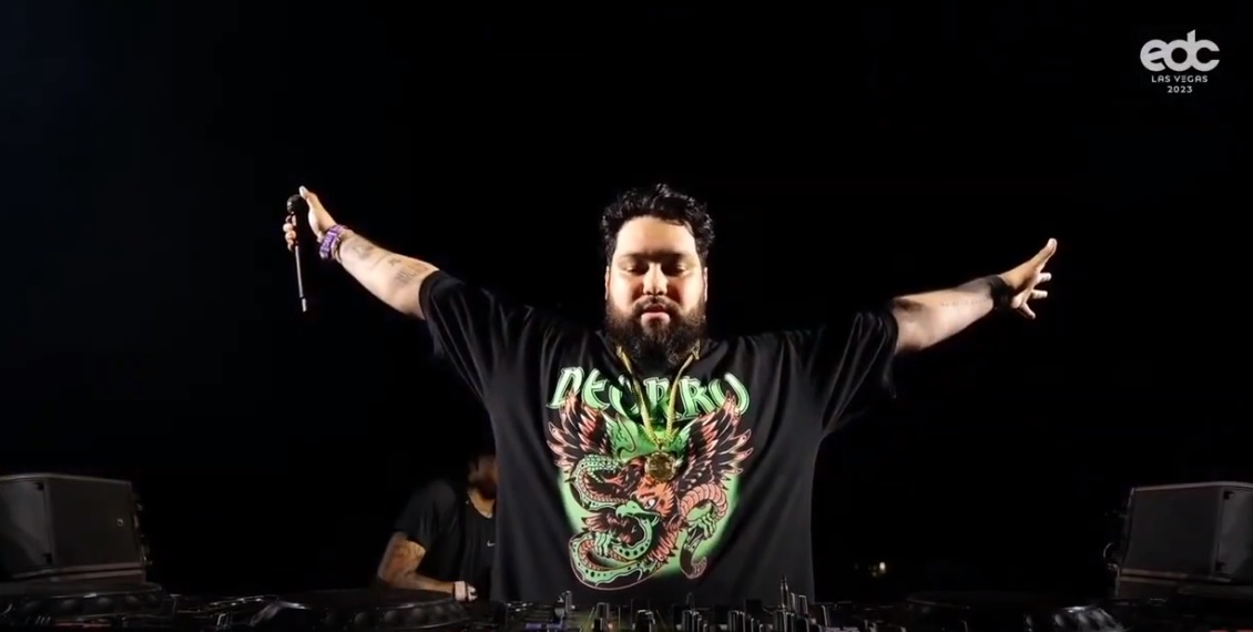 EDC VEGAS 2023 Deorro estrenó el remixElla Baila Sola Viniltv